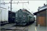 In Balsthal ist der OeBB BDe 4/4 641 im Güterverkehr mit dem Manöver beschäftigt. 

Zwischen 1952 und 1955 beschaffte die SBB 31 Stück dieser Triebwagen um sie Regionalzugsverkehr (der damals noch  Personenzug  hiess) einzusetzen. Die Flotte der BDe 4/4 1621 bis 1651 wurden in den 90ern von NPZ RBDe 560 verdrängt. Die OeBB ergriff die Gelegenheit und nutzte dann einige Jahre die BDe 4/4 im Personen- und Güterverkehr. heute sind noch drei BDe 4/4 erhalten, wozu der hier zu sehende BDe 4/4 641 lieder nicht gehört. 

Analogbild vom Mai 2001