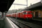 Langnau-Gattikon vor bernahme der zwei SBB-DPZ am 12.3.2008: Whrend einem heftigen Regenschauer fhrt BDe 576 596 mit einem vierteiligen Pendelzug aus der Abstellanlage in den Bahnhof ein.