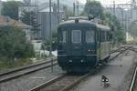 RBe 4/4 ex SBB der gerade in Laufenburg angekommen ist, musste zuerst noch vom Gleis 2 ins Gleis 1 rangiert werden, weil dort das einzige Perron ist.