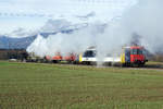 Oensingen-Balsthal-Bahn AG (OeBB).
Samichlausfahrt Oensingen-Crémines vom 8. Dezember 2019 mit Eb 2/4 J-S.35 + AS 412 + AS 413 + RBe 540 074-2.
Entstanden sind die Aufnahmen bei Deitingen, Lommiswil und Moutier während der Mittagpause.
Foto: Walter Ruetsch 