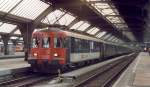 RBe 4/4 1414 mit neuer Farbe und Scheinwerfern am 11.04.1992 in Zrich HB.