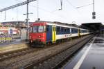 Der IR 2578 wird montags bis freitags mit einem RBe 540 Sandwich gefhrt. Am 22.12.09 befand sich auf der einen Seite des Zuges der RBe 540 062-7, …