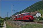Für Fronleichnam bot die OeBB eine attraktive Fahrt mit dem Roten Pfeil nach Ligerz an. Ein guter Grund an den Bielersee zu fahren und den schöne OeBB RCe 2/4 607 (UIC 99 85 911 6 607-7) zu fotografieren. Der Plan war, den Zug hier wie zu sehen zu fotografieren und dann rasch zum nicht weit entfernten Bahnhof zu eilen und den dort stehenden  Roten Pfeil  in aller Ruhe abzulichten. Doch zu meiner Überraschung hielt er im (geschlossen) Bahnhof von Ligerz nicht, sondern fuhr weiter...

19. Juni 2025