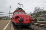 RBe 2/4 der OeBB musste auf der Fahrt nach Arbon zu den Arbon Classics einen Schnellzug vorbei lassen was den Mitfahrenden die Mglichkeit gab sie aussgiebig zu protrtieren.