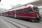 RhB Allegra ABe 8/12 3506  Anna von Planta  am 13.11.22 auf dem Bahnhofplatz Chur.