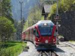 RhB - Triebzug ABe 8/12 3509 bei der einfahrt in Len am 22.04.2011