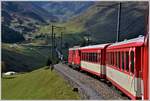 R835 mit Deh 4/4 24 nach Andermatt unterhalb Nätschen.