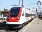 SBB - ICN bei der einfahrt im Bahnhof von Biel/Bienne am 27.09.2017