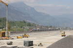 Am Karfreitg 2017 war ich an der Gotthard Nordrampe unterwegs. Wo im Sommer 2016 wegen der Eröffnung des Gotthard Basistunnels noch Hochbetrieb war, sah man gut 9 Monate später nichts mehr als wieder eine grosse Baustelle. 
Die RABDe 500 xxx ICN konnte ich vom Aussichtspavillon in Rynächt ablichten.

Rynächt, 14.04.2017

