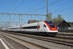 ICN 500 033  Gallus Jakob Baumgartner  durchfährt den Bahnhof Rupperswil.