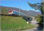 Interessanterweise steht die längste BLS Brücke nicht in den Alpen sondern am Jurasüdfuss: das 285 lange Mösli-Viadukt in Grenchen. Hier mit dem ICN 624 von Basel SBB nach Genève. 
20. Oktober 2007.