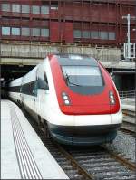 ICN fhrt am 04.08.08 aus dem Bahnhof Basel SBB aus. (Hans)
