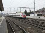 SBB - ICN im Doppel bei der durchfahrt im Bahnhof Rothrist am 12.03.2011