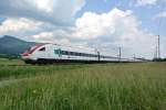 Doppeltraktion ICN bei Durchfahrt in Bettlach, 30.05.2012.