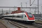 ICN RABe 500 030 Louis Chevrolet beim Bahnhof Muttenz.