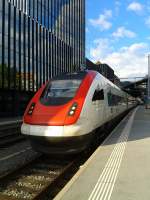 RABDe 500 036-4 als ICN 518 (St.Gallen - Zürich HB - Biel/Bienne - Genève-Aéroport) am 25.7.2015 bei der Bereitstellung in St. Gallen.	
