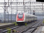 SBB - ICN ?? bei der durchfahrt im Bahnhofsareal in Muttenz am 23.04.2016