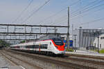 RABe 501 032-3 Giruno durchfährt am 19.05.2025 den Bahnhof Rupperswil.