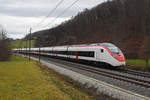 RABe 501 021-6 Giruno fährt Richtung Bahnhof Tecknau.