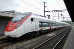 Der Giruno RABe 501 012  Solothurn  am 18.5.23 im Bahnhof Bassersdorf abgestellt.