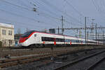 RABe 501 027-3 Giruno durchfährt am 24.01.2025 den Bahnhof Pratteln.