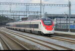 SBB - RABe 93 85 0 501 022-4 bei der Durchfahrt im Bhf.