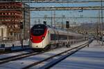 Durchfahrt eines doppelten Giruno als IC21 Zug Nummer 680 durch Rotkreuz am 03.01.2026