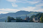 Das linke Zürichseeufer ist zweifelsohne teilweise stark überbaut.