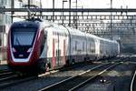 Twindexx RABe 502 220 als IC 1 nach Genf Flughafen am 1.3.21 nach der Durchfahrt im Bahnhof Olten.