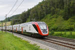 RABDe 502 023-0 Twindexx fährt am 27.07.2023 Richtung Bahnhof Gelterkinden.