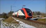 Vllig berrascht wurde ich vom Phantom der SBB, von RABe 502 203-8 bei Ossingen. Eigentlich wollte ich nach einem Standort fr die Thurbrcke schauen, aber der TWINDEXX testete erst mal mein Reaktionsvermgen... Januar 2016.