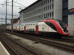 RABe 502 Twindexx bei der Durchfahrt in Olten am 15.4.2016.