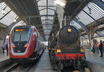 SBB Historic, VEREIN DAMPFGRUPPE ZÜRICH.
Dampf-Loki-Club Herisau.
Begegnung EEINST UND JETZT.
Dampflokspektakel  im Kopfbahnhof Zürich-HB am 12. September 2021 mit Eb 3/5 5819,  B ¾  1367 sowie  Eb 3/5 9, ehemals Bodensee-Toggenburg-Bahn.
Besondere Beachtung gilt den sehr interessanten Wagen.
Foto: Walter Ruetsch