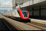 RABe 502 009-9 + 502 401 bei der durchfahrt in Prilly-Malley am 02.05.2026