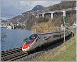 Selbstverständlich verkehren auf der Simplonlinie auch weiterhin SBB RABE 503 (ETR 610). Das Bild zeigt den EC 39 von Genève nach Milano kurz vor Villeneuve mit dem Châteu de Chillon im Hintergrund. 
3. Feb. 2018