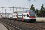 RABe 511 120 Kiss, durchfährt den Bahnhof Rothrist.