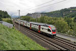 RABe 511 103 (Stadler KISS) unterwegs am Schloss Saint-Maurice (CH).