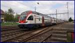 Der RABe 511 012-2 im Bhf. Rupperswil auf der Fahrt nach Olten am 6.9.2012. Ich finde, er sieht gut aus in dieser Bemalung.