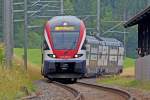 RABe 511 003 fährt als S5 bei Bubikon durch am 28.6.2014