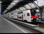 SBB - Triebzug RABe 94 85 0 512 019-6 unterwegs auf der Linie IR 36 Basel SBB im HB Zürich am 17.12.2023