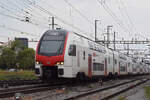 RABe 512 021-2 KISS durchfährt am 08.05.2025 den Bahnhof Pratteln.