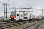 RABe 512 027-9 durchfährt am 02.02.2026 den Bahnhof Muttenz.