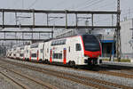 RABe 512 030-3 KISS durchfährt am 09.03.2026 den Bahnhof Rupperswil.