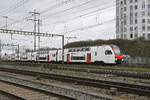 RABe 512 036-0 KISS durchf�hrt am 16.03.2026 den Bahnhof Pratteln.