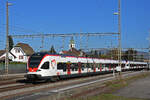 RABe 521 014, auf der S26, durchfährt am 27.10.2022 den Bahnhof Rupperswil.