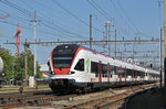 RABe 521 016, auf der S3, verlässt den Bahnhof Pratteln.