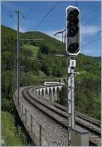 Der SBB RABe 522 209 als RE 18182 nach Delle erreicht in Kürze den Bahnhof St-Ursanne.