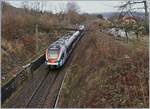 Kurz nach St-Laurent, in Fahrtrichtung la Roche sur Foron beschreibt die Strecke von Annecy nach Annemasse zur Bewältigung des Höhenunterschiedes eine offen Kehre von ca 240 °.