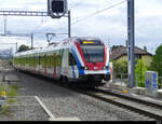 SBB - Triebzug RABe 522 228 bei der einfahrt im Bahnhof Mies am 06.05.2022
