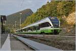 Der TransN RABe 523 075 und RABe 527 333 sind als RE 3960 von Neuchâtel nach Le Locle unterwegs und ändern im Spitzkehrbahnhof von Chambrelien die Fahrtrichtung.

12. August 2020